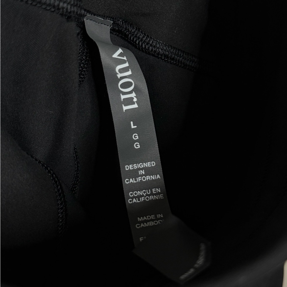 Vuori Daily Legging in Black - Picture 6 of 7